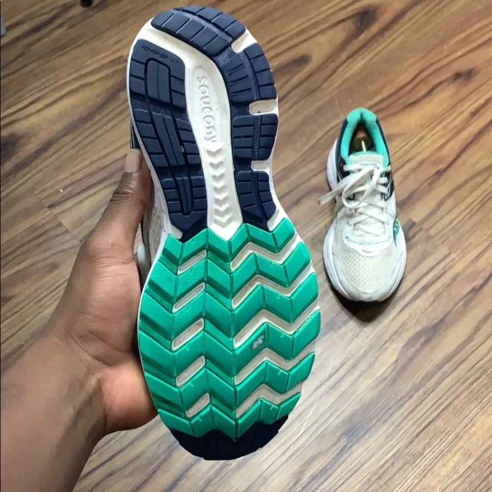 Saucony women athletic